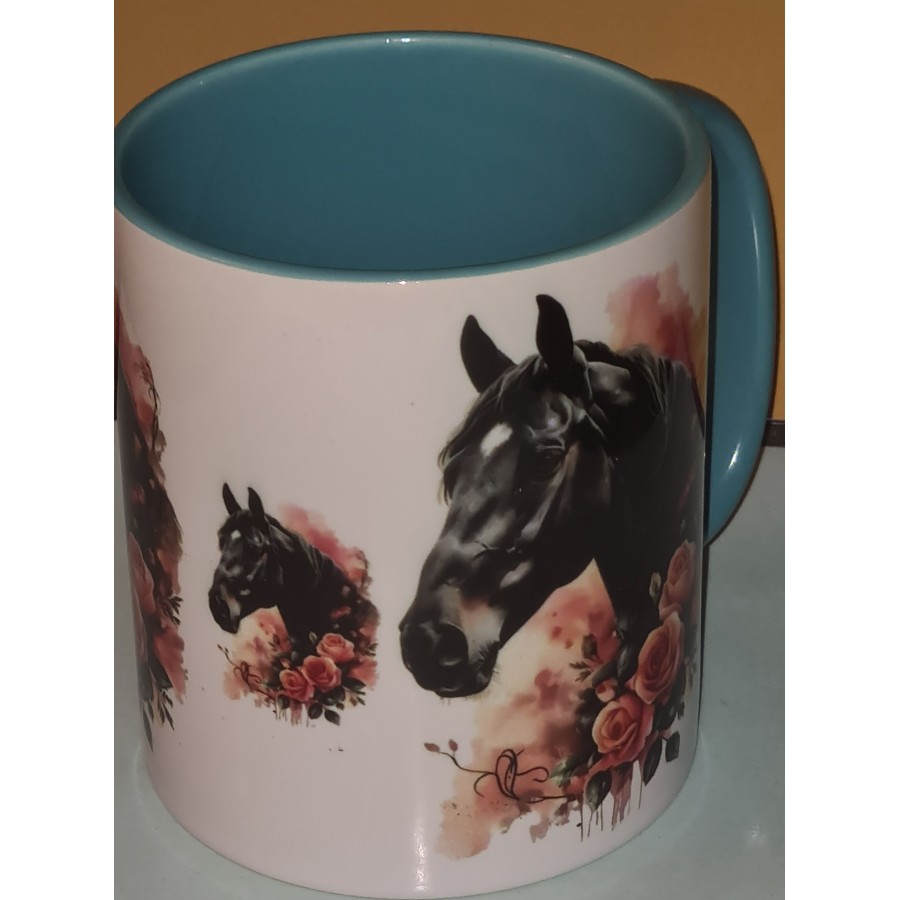 Keramiktasse mit Aufdruck "Pferdekopf mit Rosen"
